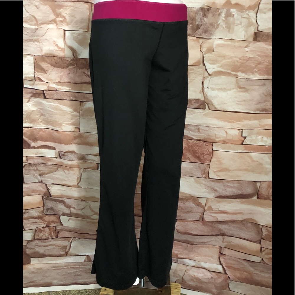 Adidas woman yoga pants size M
